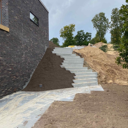 Opbygning af trappe i haven i Viborg