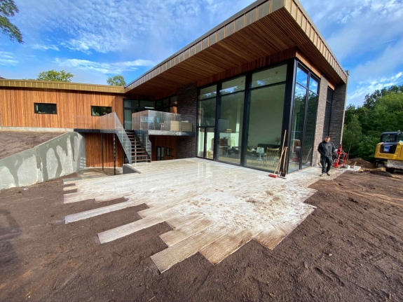 Som anlægsgartner i Viborg sørger vi for et professionelt haveanlæg